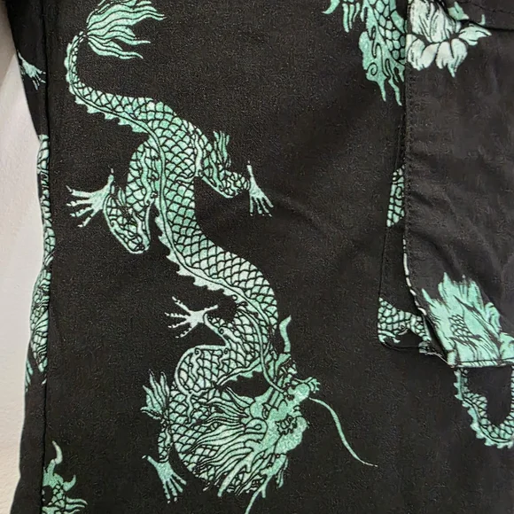 Set Of 2 Womans Cargos Pants with Dragon Design - Picture 9 of 12